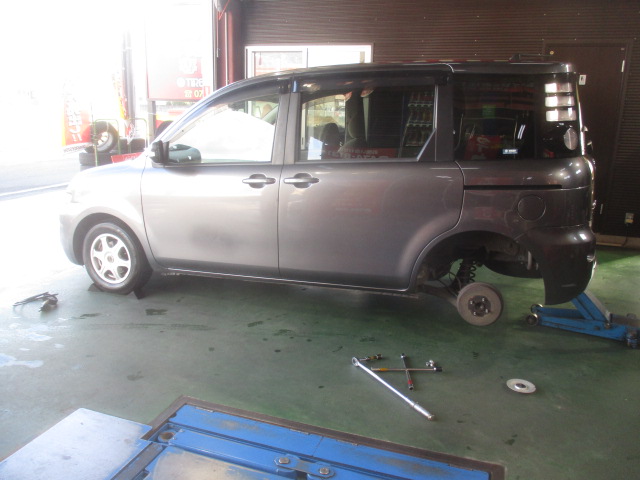 シエンタ タイヤ交換ご来店頂きました 和歌山 泉南でタイヤを探すならタイヤショップ インター